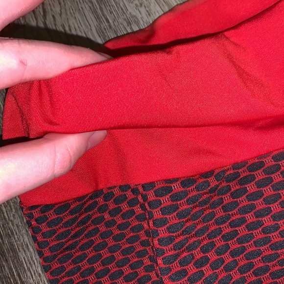 red butt scrunch TIKTOK leggings - Picture 3 of 5